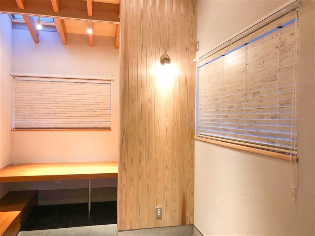 352.木の温もりとモダンさを感じるリビングに北欧風のインテリア