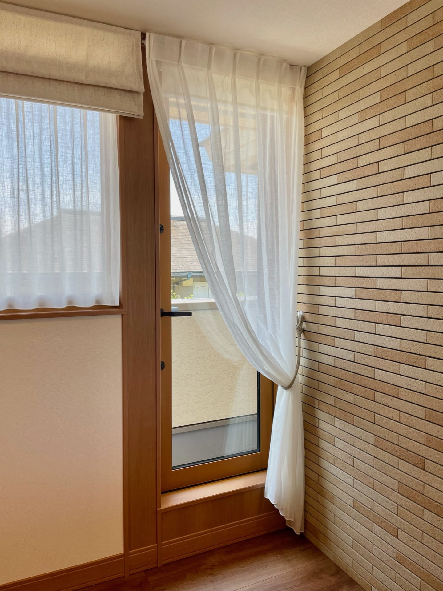 京都市左京区 フランク・ロイド・ライト シンプルで美しい住まいのカーテン ホール (3)